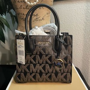 NWT Brand New Michael Kors Mercer Messenger Purse